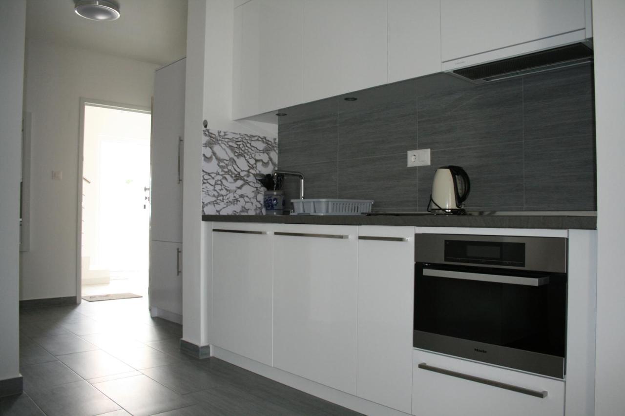 White Anchor Apartment Vodice Exterior photo
